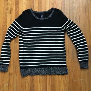 Gap sweater